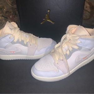 USED JORDANS ONES SIZE 1Y PRESCHOOL UNISEX BABY BLUE AND CREME VERY UNIQUE